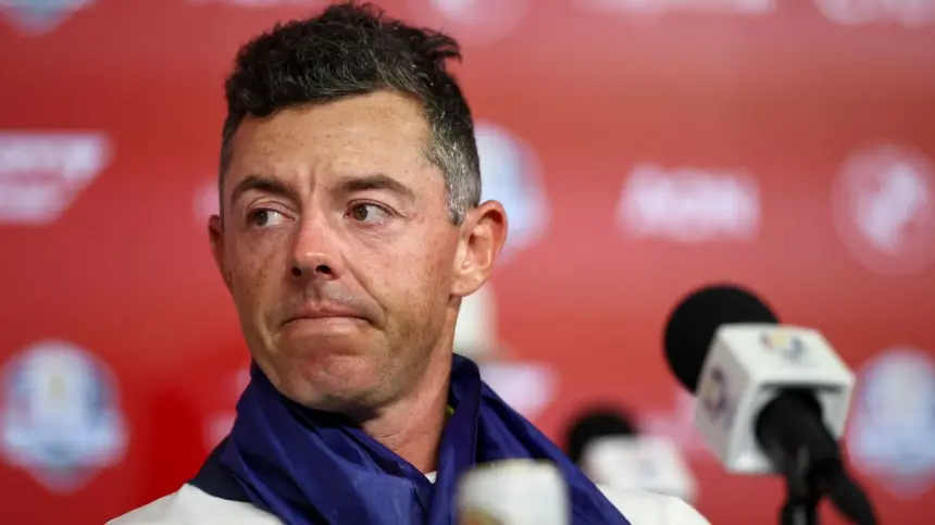 McIlroy: "Peculiar" decisión de LIV Golf de ampliar a 72 hoyos 1 McIlroy: "Peculiar" decisión de LIV Golf de ampliar a 72 hoyos