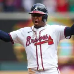 Bravos Ejecutan Opción de Albies, Rechazan a Johnson y Kinley