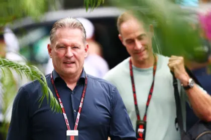 Jos Verstappen critica a Piastri: ¿Presión o estrategia en McLaren?