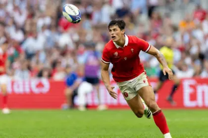 Rees-Zammit Regresa a Gales: Lista para Enfrentar a Argentina 7 Rees-Zammit Regresa a Gales: Lista para Enfrentar a Argentina