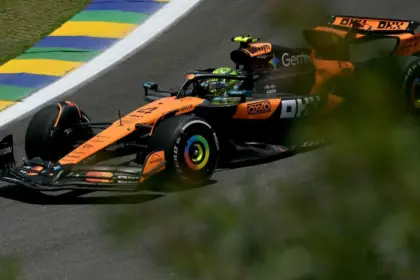 Norris vuela en Práctica del GP Brasil: McLaren al frente, Alonso 4to