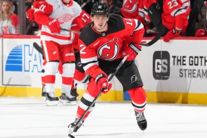 Glass brilla en el regreso, Hamilton lesionado: Devils vencen a Canadiens