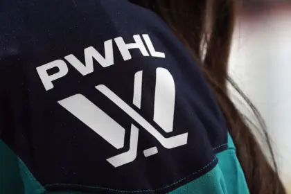PWHL Expansión: Seattle Torrent y Vancouver Goldeneyes Revelan Nombres y Logos