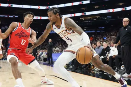 Suns Dominan a Clippers Mermados: Green y Booker Brillan en la Victoria