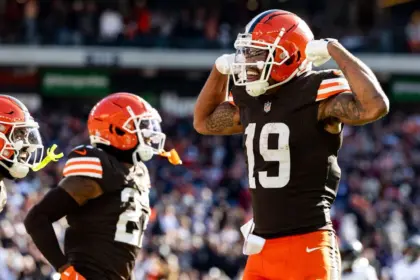 Tillman Regresa a Browns y Shedeur Sanders a QB2