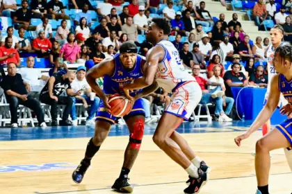 Mauricio Báez domina a San Lázaro y se acerca a la final del TBS Distrito