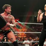 Logan Paul traiciona a CM Punk en Raw: ¿Reemplaza a Rollins en The Vision?