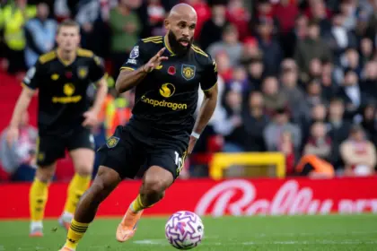 Tottenham vs. Manchester United: Choque Estelar en la Premier League y más Fútbol Europeo