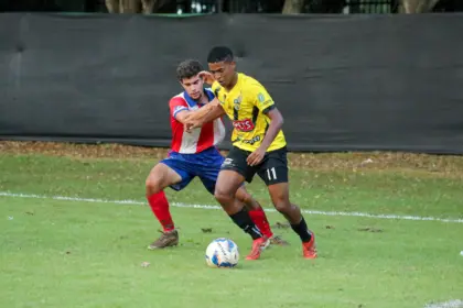 Delfines del Este vencen a Moca FC 2-0: Suma crucial en la LDF 2025