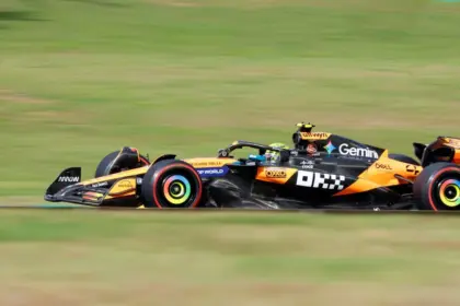 Norris domina en Brasil: Pole y Verstappen, eliminado en Q1