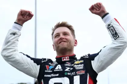 Byron y Larson a la Final NASCAR: ¡Últimos Cupos en Disputa!