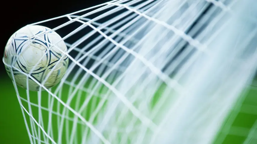 Tragedia en España: Partido Ceuta-Almería suspendido por muerte de aficionado