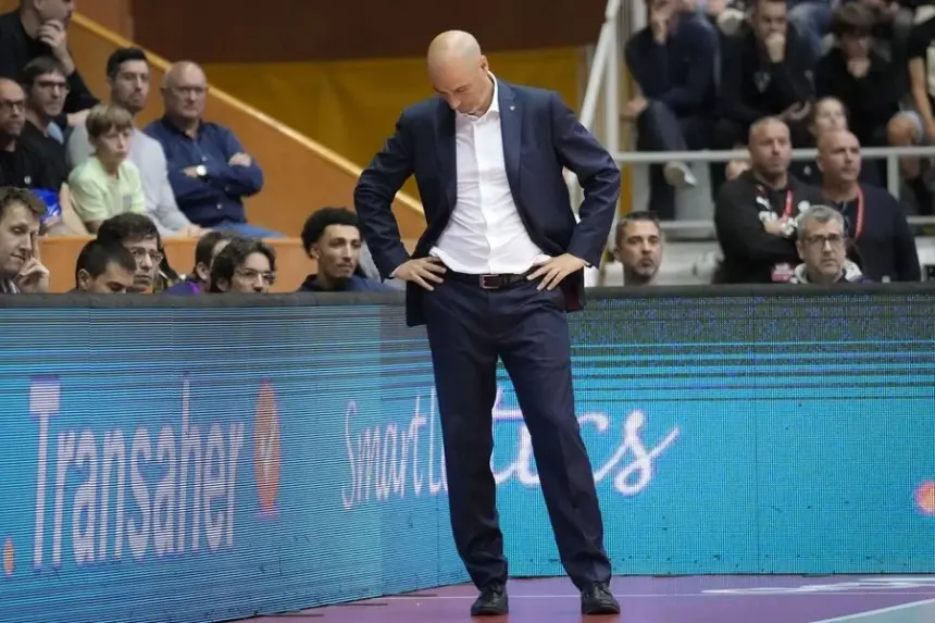 Barcelona destituye a Peñarroya y busca nuevo entrenador de baloncesto