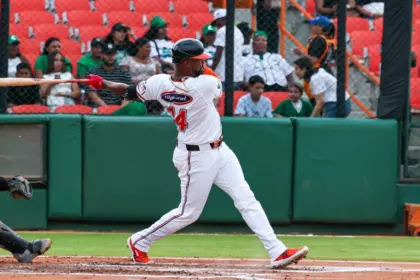 Toros del Este apalean a Estrellas: Jiménez y Oliva lideran la ofensiva