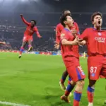 PSG vence a Lyon en un duelo épico y recupera el liderato de Ligue 1