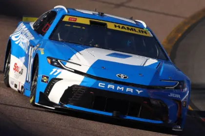 Hamlin domina la pole en la final de NASCAR: ¿Logrará el título?