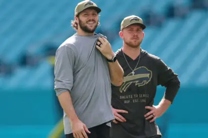 McDermott respalda a Brady tras derrota: No considera a Daboll para los Bills