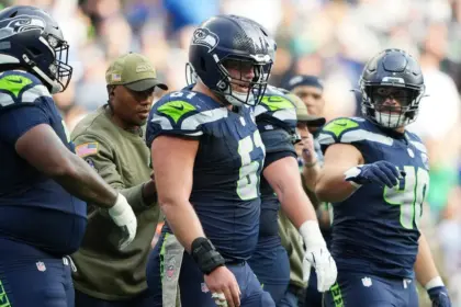 Seahawks: Sundell fuera por lesión, Oluwatimi al centro. NFL
