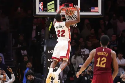 Heat vence a Cavaliers con jugada CQ en OT: ¡Dunk ganador!