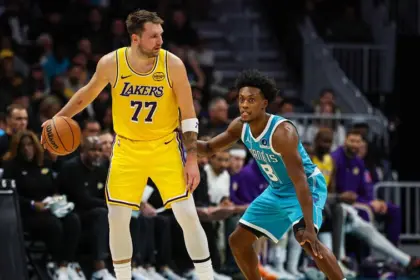 Doncic Brilla con 38 Puntos: Lakers Vencen a Hornets en la NBA
