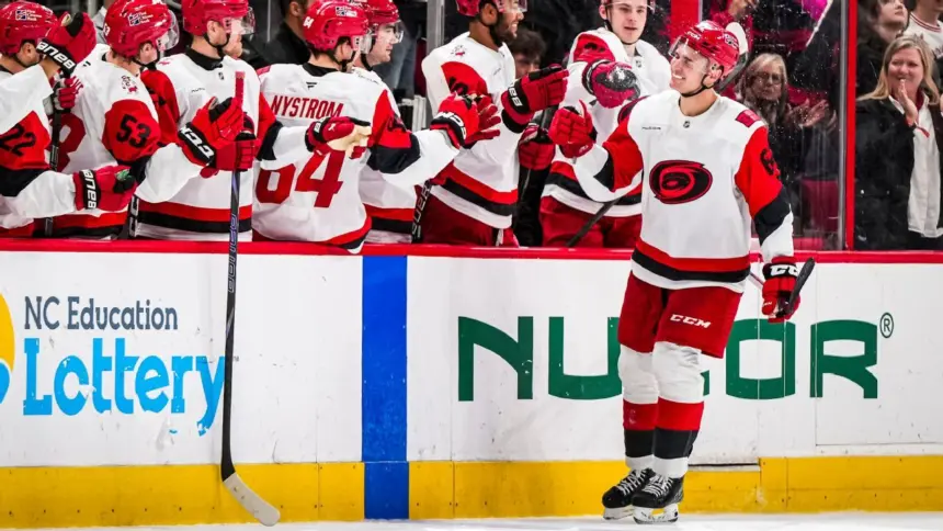 Legault de Hurricanes se somete a cirugía tras corte en mano por patín