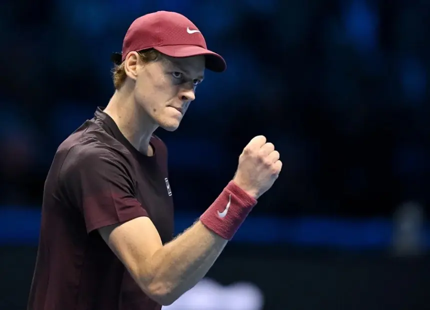 Sinner avanza a semifinales ATP Finals tras vencer a Zverev en Turín