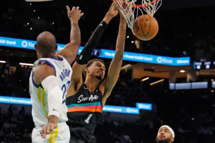 Wemby y Castle hacen historia en derrota: Doble triple-doble para los Spurs