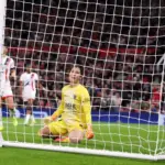 Man United vence al PSG en Champions: Earps regresa a Old Trafford y recibe hostilidad