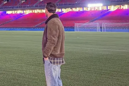 Laporta Busca Estatua de Messi en Camp Nou: Homenaje al Ídolo del Barça