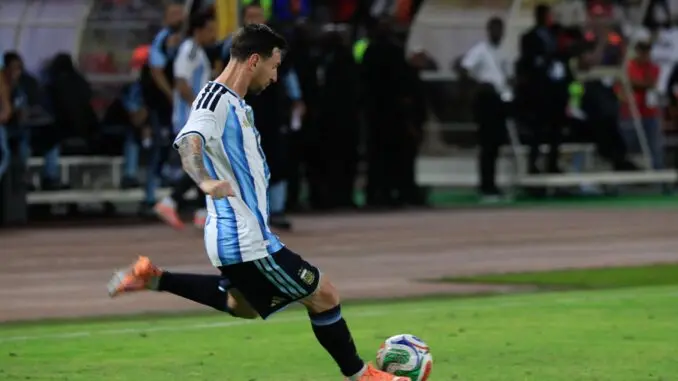 Argentina vence a Angola con goles de Messi y Martínez: Amistoso en Luanda 1 Argentina vence a Angola con goles de Messi y Martínez: Amistoso en Luanda