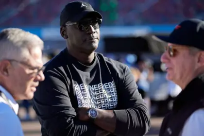 Juez favorece a 23XI y Front Row: Presión a NASCAR en caso antimonopolio.