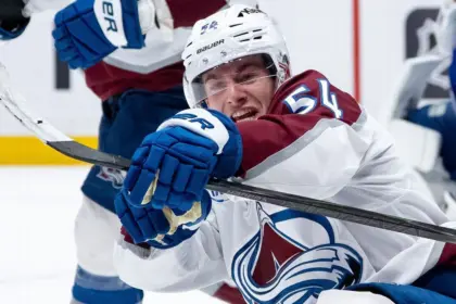 Avalanche Premia a Brindley con Extensión Tras Goles Clave: Detalles del Contrato