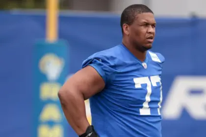 Jackson jugará con Rams pese a demanda: El tackle se enfrenta a acusaciones.