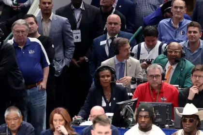 Doncic se enfoca en Lakers tras despido de Harrison en Mavericks 13 Doncic se enfoca en Lakers tras despido de Harrison en Mavericks