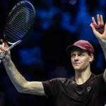Sinner avanza a semis del ATP Finals tras vencer a Zverev