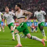 Parrott, Héroe Irlandés: Hat-Trick Clave y Playoff Mundialista