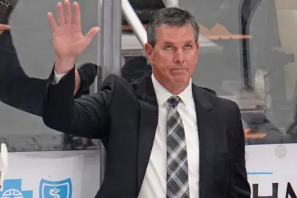 Sullivan, DT de Rangers, ausente por motivos personales: Red Wings al mando