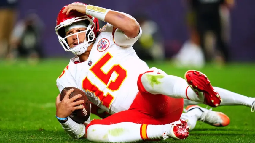 Chiefs en Crisis: ¿Playoffs en Riesgo? Mahomes y el Desafío en Alofoke Deportes