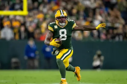 Jacobs, corredor de Packers, sin daño estructural en rodilla: Semanal