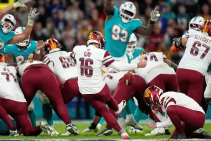 Commanders Cortan a Matt Gay Tras Errores Cruciales vs. Dolphins