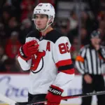 Jack Hughes: Lesión y el Impacto en los Devils de la NHL