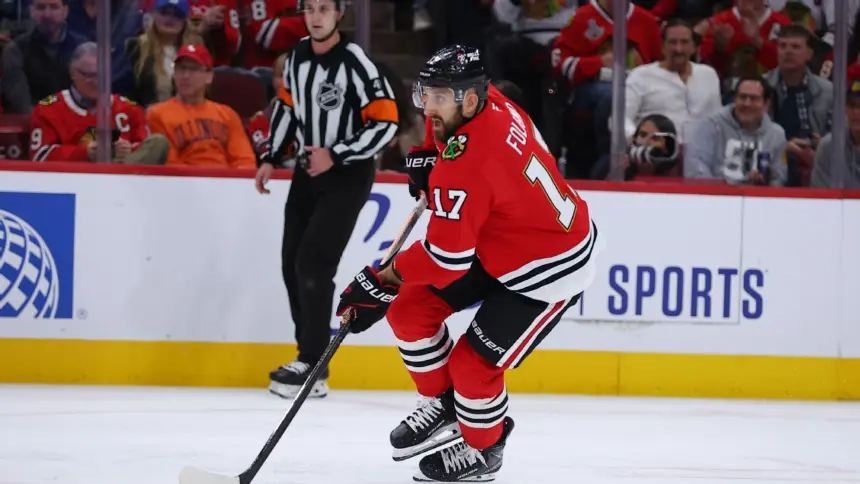 Foligno, Capitán de Blackhawks, Baja 4 Semanas por Lesión en la Mano