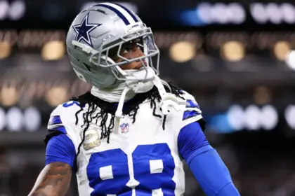 Lamb y Pickens, Estrellas de los Cowboys, Benched en Inicio del Partido