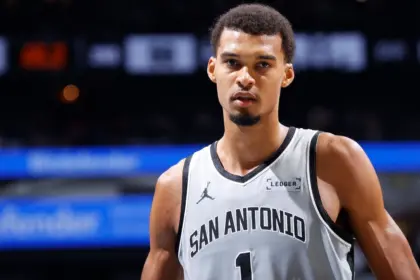 Wembanyama, estrella de los Spurs, baja por lesión en el gemelo