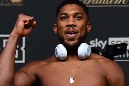 Joshua vs Paul: Análisis del Abismal Diferencia de Tamaño en el Ring