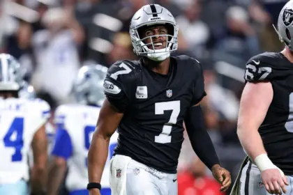 Carroll respalda a Geno Smith: "Confío en él", pese a intercepciones.