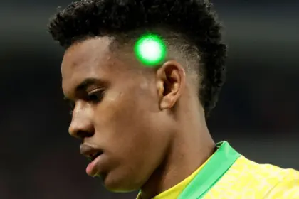 Estêvão revela orden de Ancelotti tras penal fallado por Paquetá en Brasil vs. Túnez