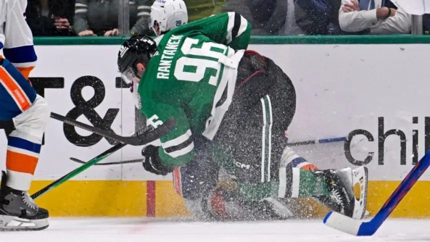 Roy EXPLOTA contra Rantanen por golpe peligroso: Islanders vs. Stars en NHL