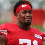 Josh Simmons Regresa con Chiefs: Silencio sobre Ausencia, Destaca en el Campo