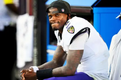 Lamar Jackson: QB de Ravens en Reporte de Lesiones por Tobillo